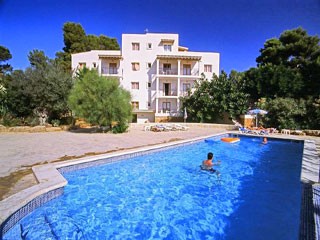 Los Pinares Benet Apartments